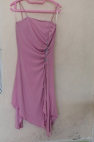Pembe elbise 