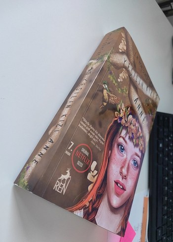  Yeşilin Kızı Anne Roman Kitabı