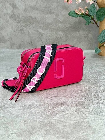 MARC JACOBS