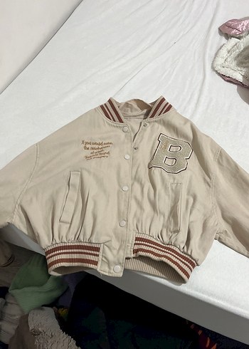 Bej Nakışlı Kadın Bomber Ceket
