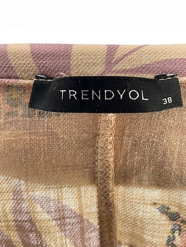 38 Beden çeşitli Renk Trendyol & Milla Kısa Salopet %70 İndirimli.