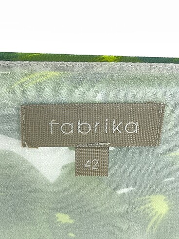 42 Beden yeşil Renk Fabrika Uzun Elbise %70 İndirimli.