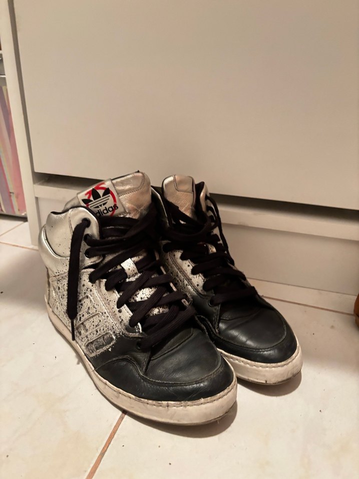 Adidas spor ayakkabısı - Görsel 2