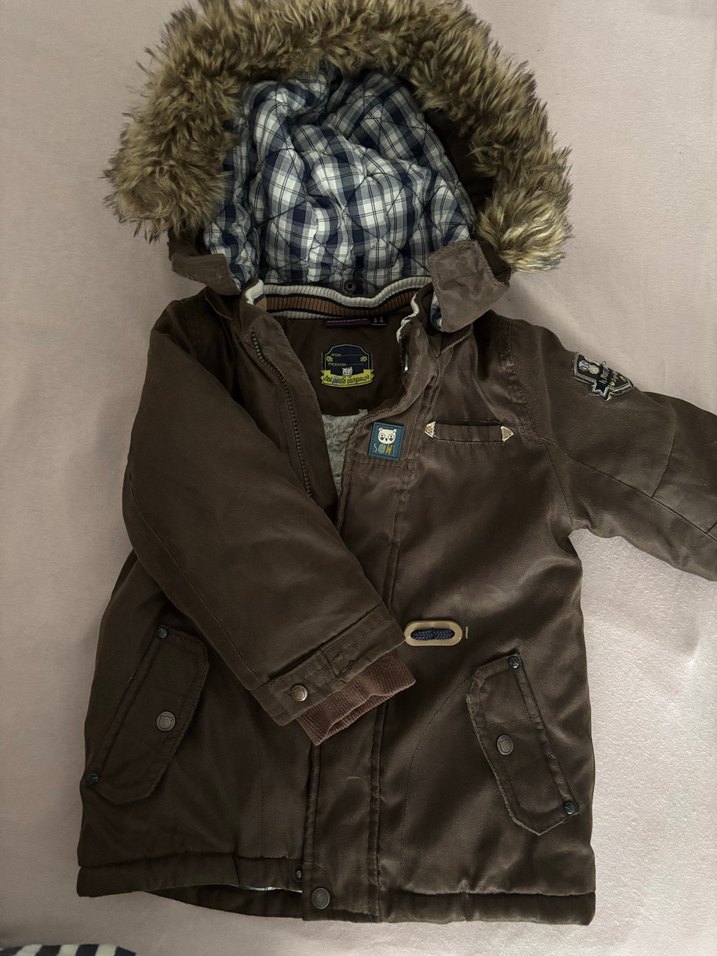 Kürklü Kapüşonlu Kahverengi Erkek Çocuk Mont - Görsel 4