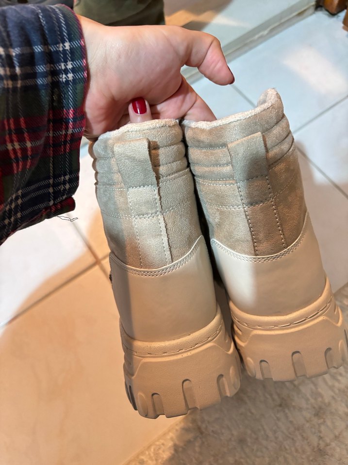 Bej Süet Dolgu Topuklu Kadın Bot - Görsel 5