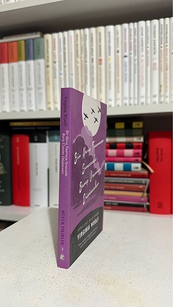 Virginia Woolf - Bir Hava Taarruzu Sırasında Barış Üzerine Düşün - Görsel 2