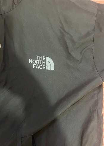 The North Face Siyah Kapüşonlu Yağmurluk - Görsel 3