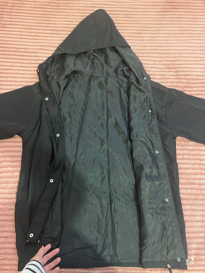 The North Face Siyah Kapüşonlu Yağmurluk - Görsel 2