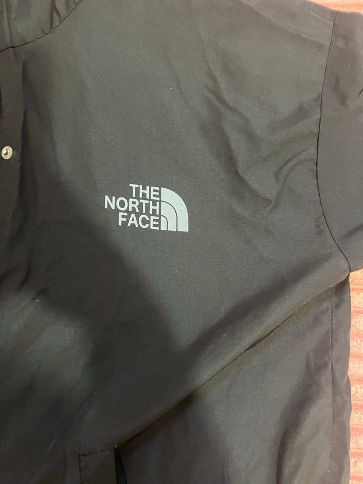 The North Face Siyah Kapüşonlu Yağmurluk - Görsel 3