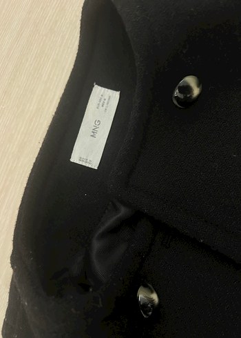 Düğmeli Siyah Kaban - Görsel 2