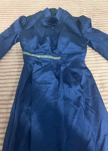 Uzun Kollu Parlak Lacivert Kadın Abiye Elbise - Görsel 2