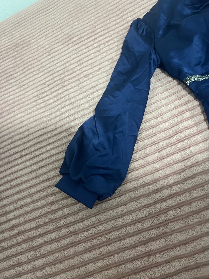 Uzun Kollu Parlak Lacivert Kadın Abiye Elbise - Görsel 3