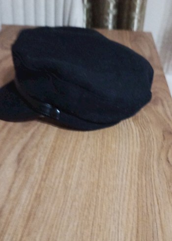  Beden Kemer Detaylı Siyah Kaşe Kadın Şapka