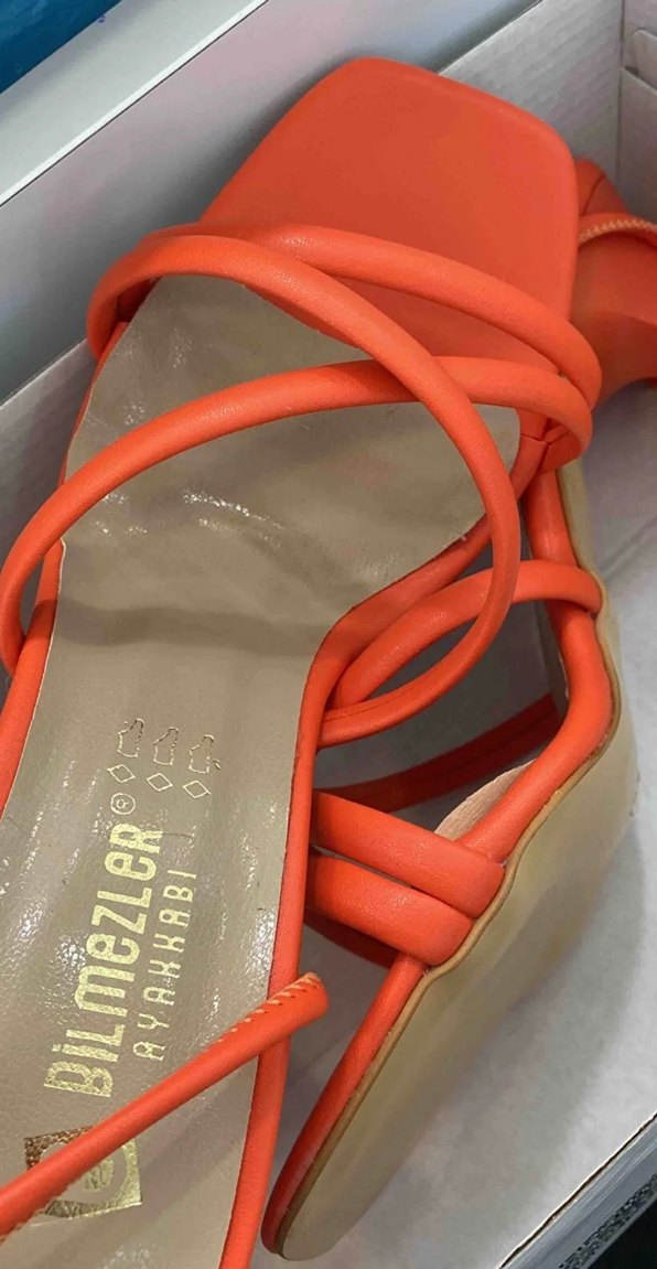 Turuncu Yılan  Bağcıklı Stiletto - Görsel 2