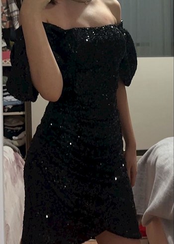 Siyah Parlak V Yaka Mini Elbise - Görsel 2