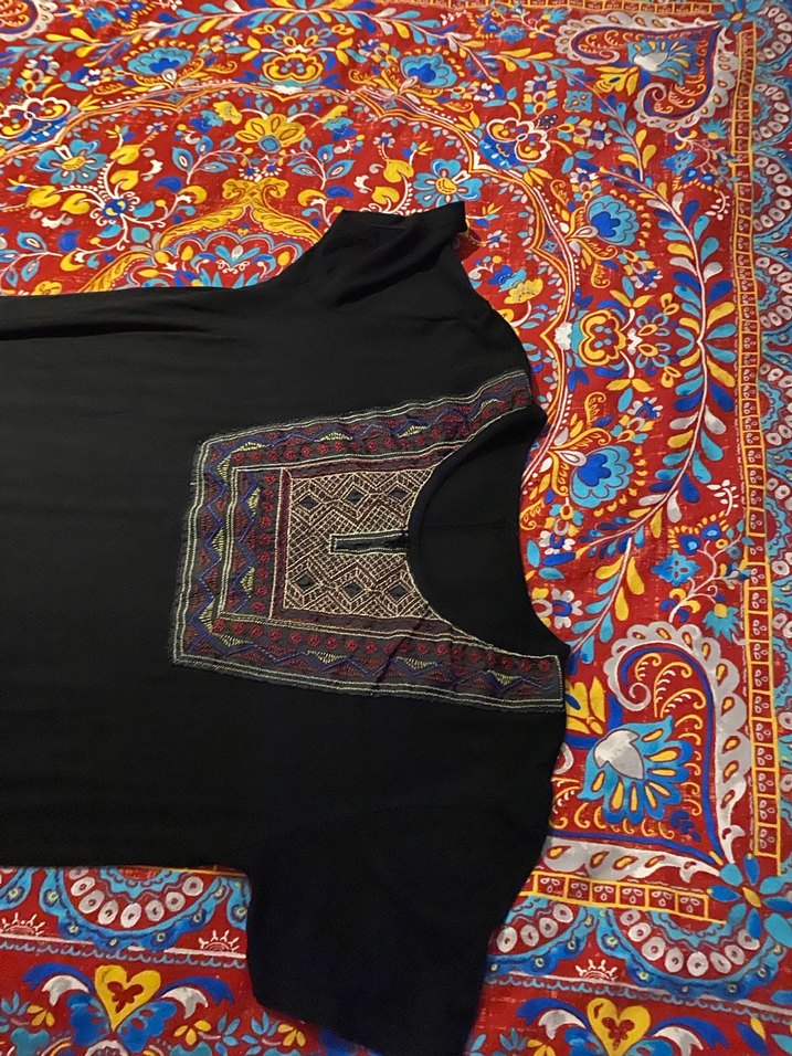 Nakışlı V Yaka Uzun Bohem Elbise - Görsel 3