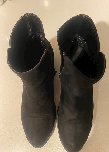 Siyah Süet Dolgu Topuklu Fermuarlı Kadın Bot - Görsel 4