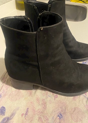 Siyah Süet Dolgu Topuklu Fermuarlı Kadın Bot - Görsel 2