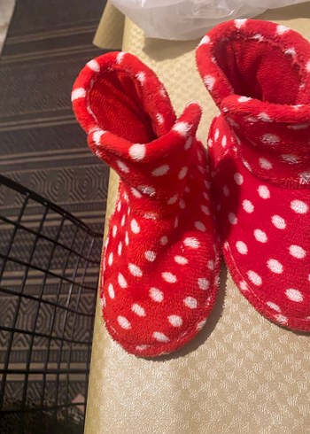 Kız Çocuk Kırmızı Puantiyeli Sıcak Terlik - Görsel 4