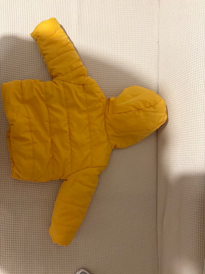 Çocuk Sarı Kapüşonlu Mont - Görsel 4