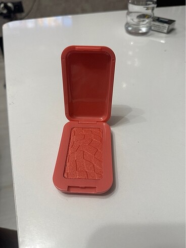 Nyx buttermelt blush allık