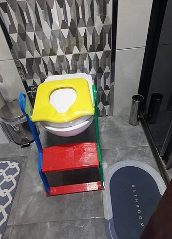 Beden kırmızı Renk Merdivenli klozet üstü oturak