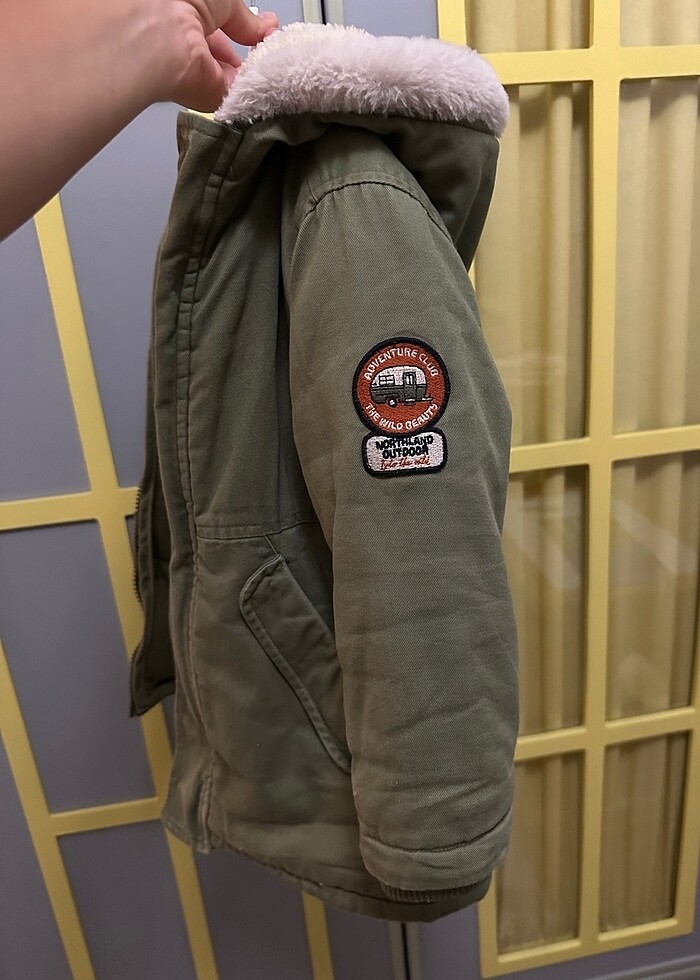 Erkek Çocuk Kürklü Kaban - Görsel 3