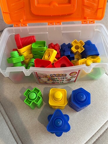 Beden Çantalı Geometrik Somun Oyuncak