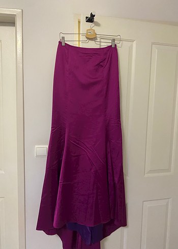 Altın payetli drapeli bistüyer ve mor saten balık etek - Görsel 2