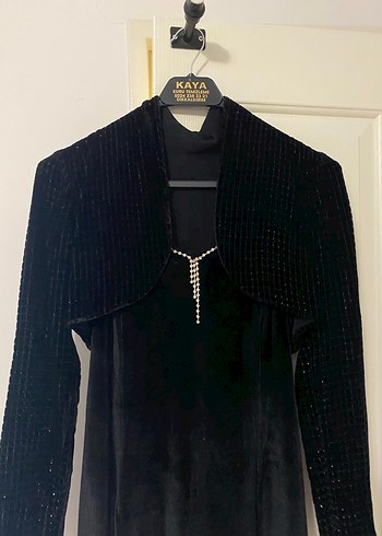 Siyah Uzun İnce Askılı Gotik Elbise - Görsel 3