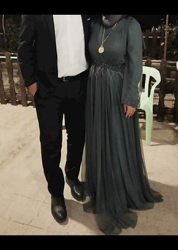Uzun Kollu Yeşil Tüllü Abiye Elbise