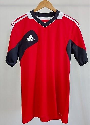 Adidas spor üst