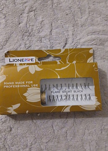 Lionesse Profesyonel El Yapımı Kısa Siyah Takma Kirpik