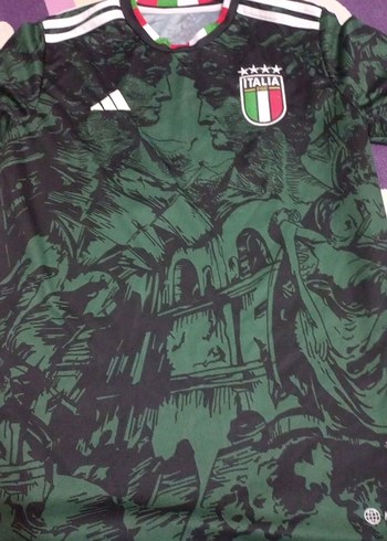 Adidas İtalya Futbol Formasi Siyah Yesil Desenli