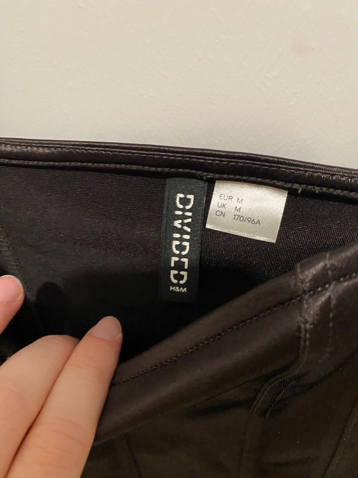 Drapeli Siyah V Yakalı Gotik Midi Elbise - Görsel 3