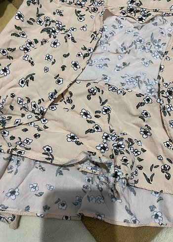 Bej Çiçek Desenli Mini Etek - Görsel 2