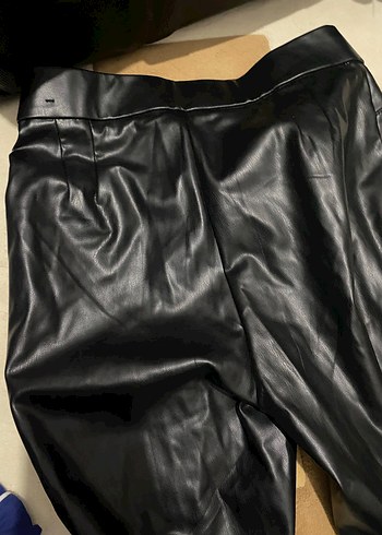 Zara Deri Siyah Kadın Pileli İspanyol Paça Pantolon - Görsel 5