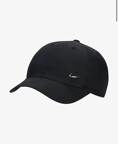 Bu orta derinlikteki, yumuşak Club Şapka, Swoosh stilini ileriye