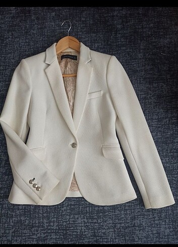 ZARA BLAZER