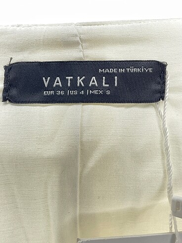 36 Beden beyaz Renk Vintage Love Yelek %70 İndirimli.