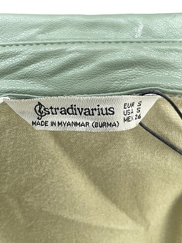 s Beden yeşil Renk Stradivarius Gömlek %70 İndirimli.