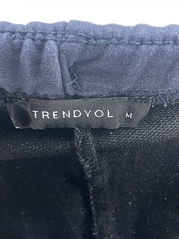36 Beden lacivert Renk Trendyol & Milla Mini Şort %70 İndirimli.