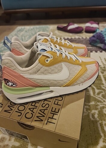 Nike Air Max Dawn SE