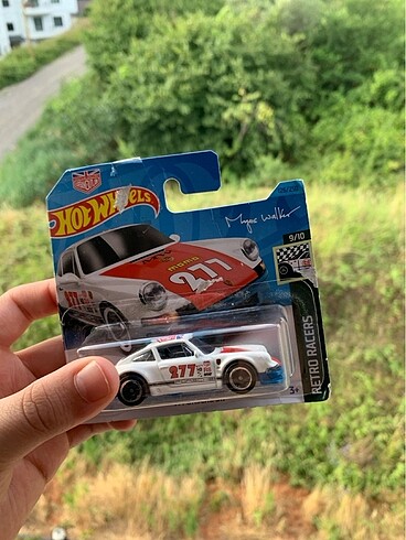 Hot wheels Porsche kutusu açık çiziği yok