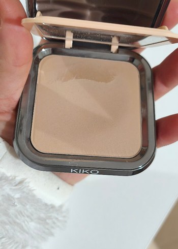 Mat Bitişli Sıkıştırılmış Pudra Fondöten SPF 30 - Görsel 2