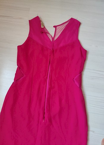 40 Beden pembe Renk Pembe V Yaka Boncuk İşlemeli Midi Elbise