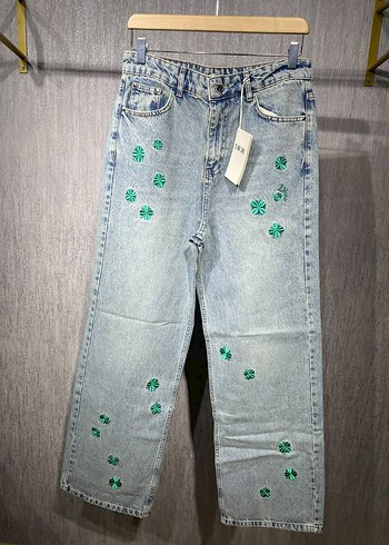 Diğer Dior Yesil Yonca Detayli Acik Mavi Denim Jean
