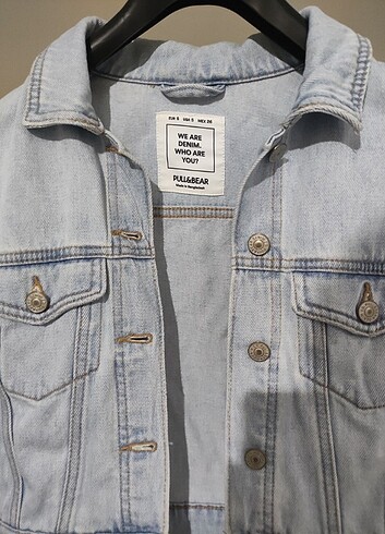 s Beden mavi Renk Pull & Bear yan cepli kısa düğmeli mavi kot ceket. Beden s
