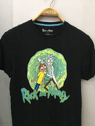 l Beden siyah Renk Rich and morty