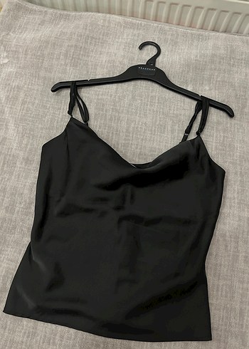 Siyah V Yaka İnce Askılı saten atlet - Görsel 8